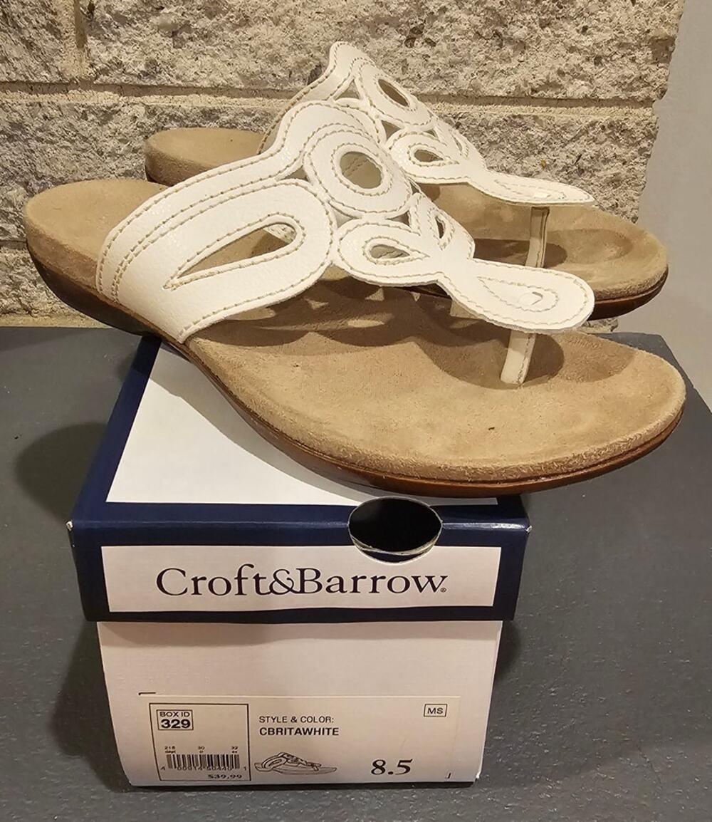 CROFT & BARROW Rita White Slide On Thong Sandals Size 8.5. New with box